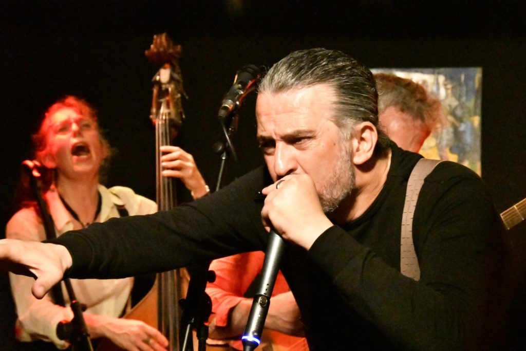 Rock à bretelles Bernard chanson acoustique